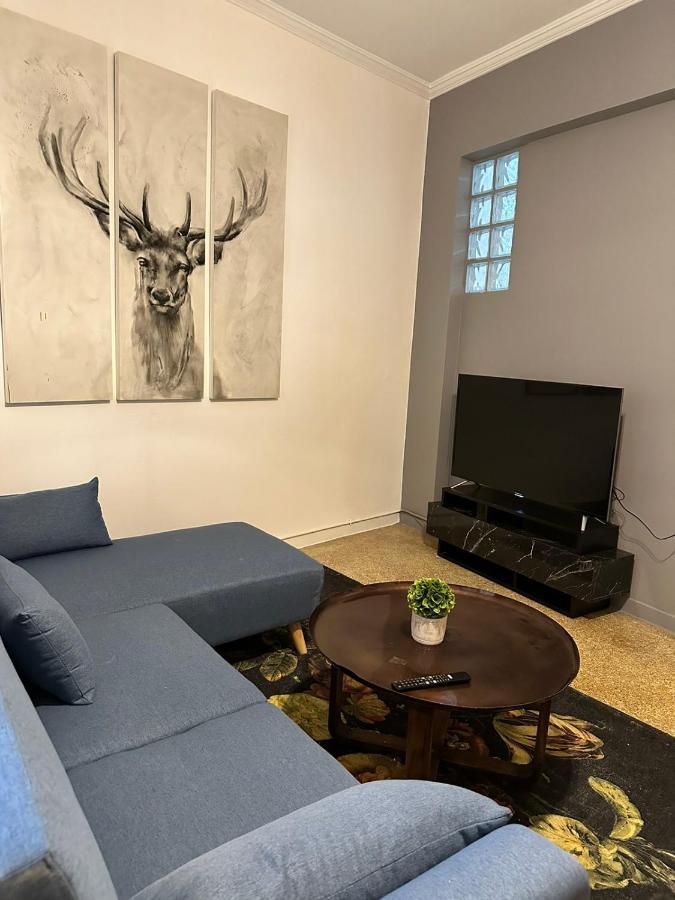 Cozy Apartment At Gazi Square Athen Eksteriør bilde